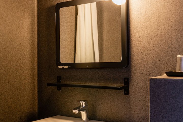 Room 42 of 64