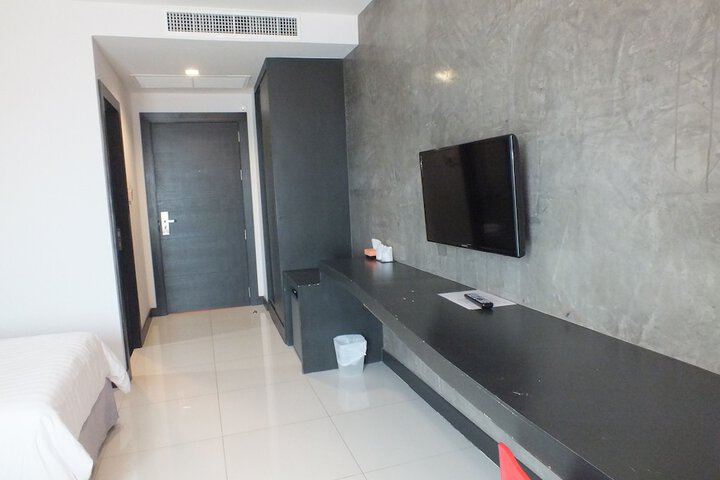 Room 16 of 44