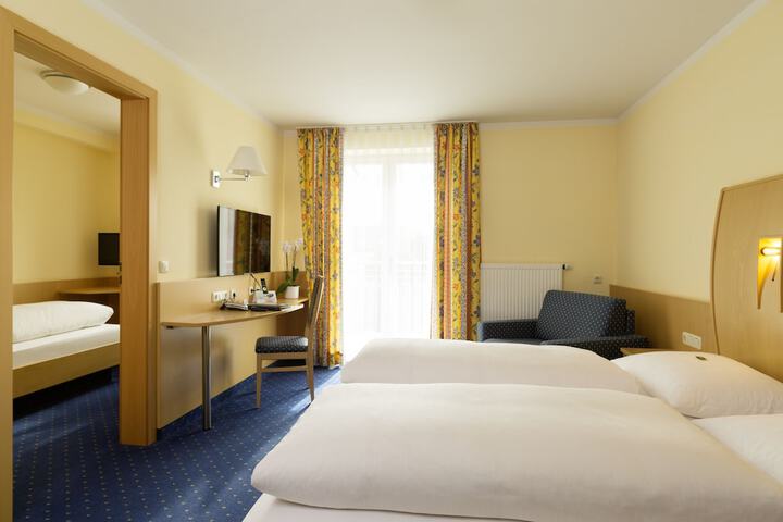 Room 5 of 39