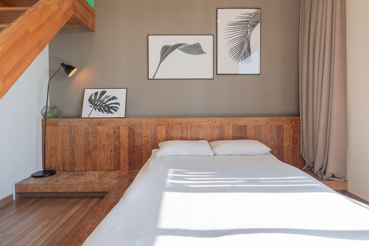 Room 42 of 84