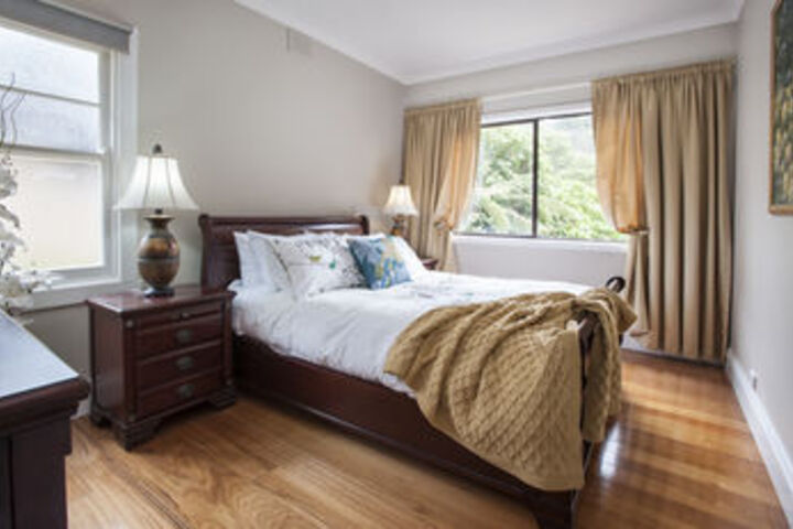 Room 6 of 7