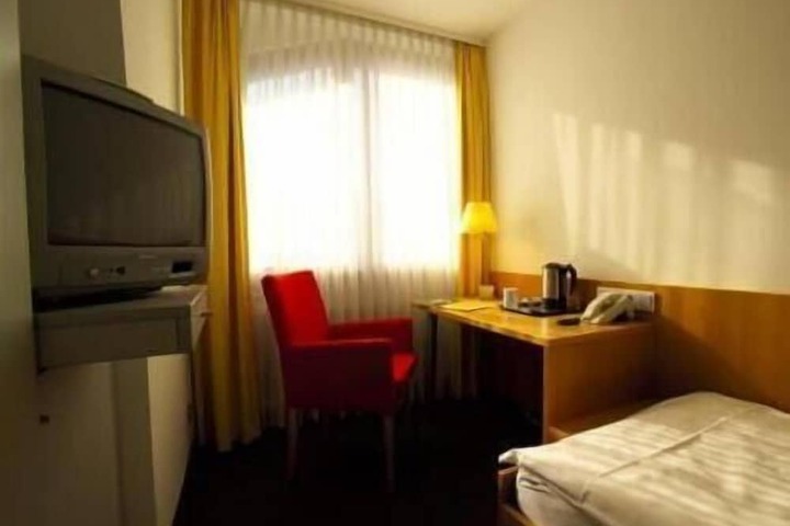 Room 15 of 39