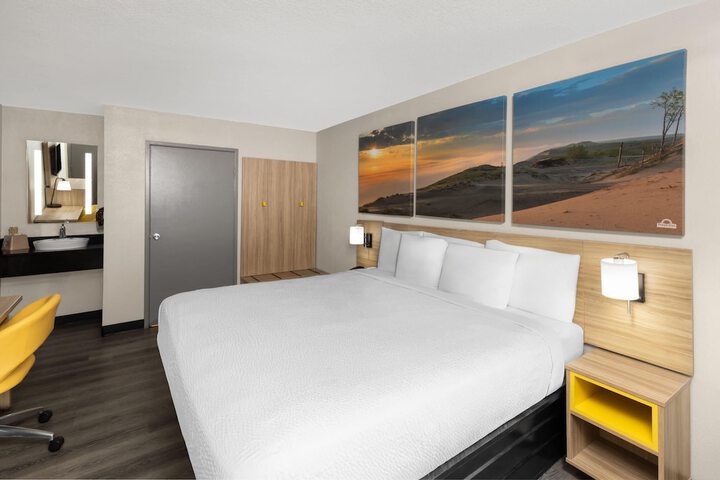 Room 15 of 46