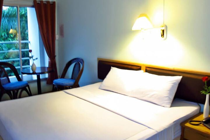 Room 13 of 21