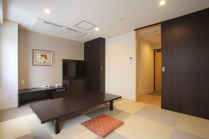 Room 16 of 32