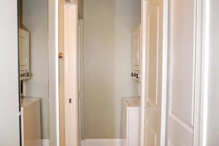 Room 5 of 18