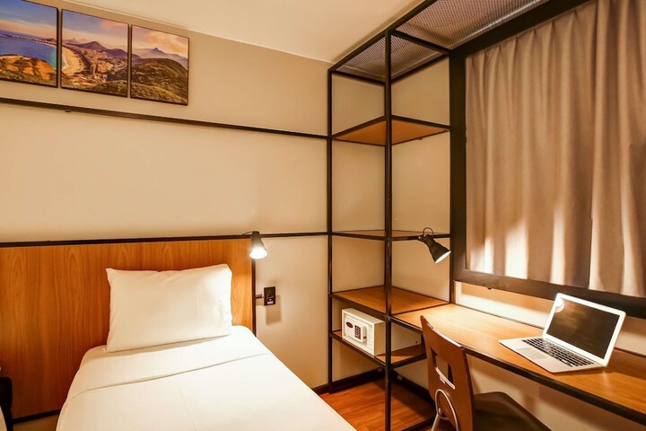 Room 55 of 110