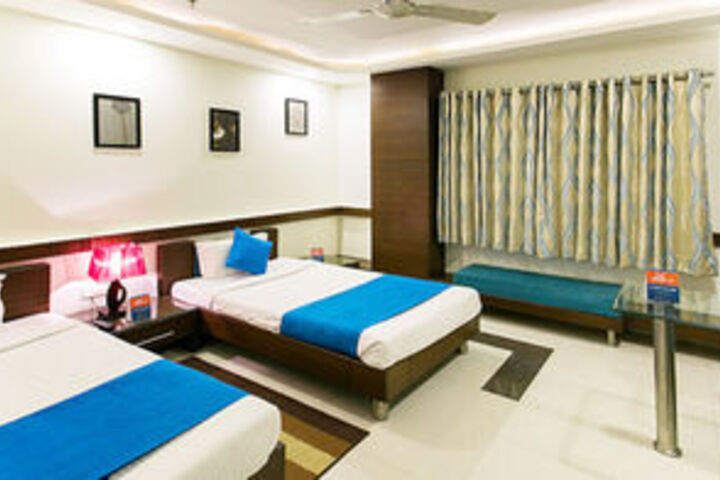 Room 4 of 16
