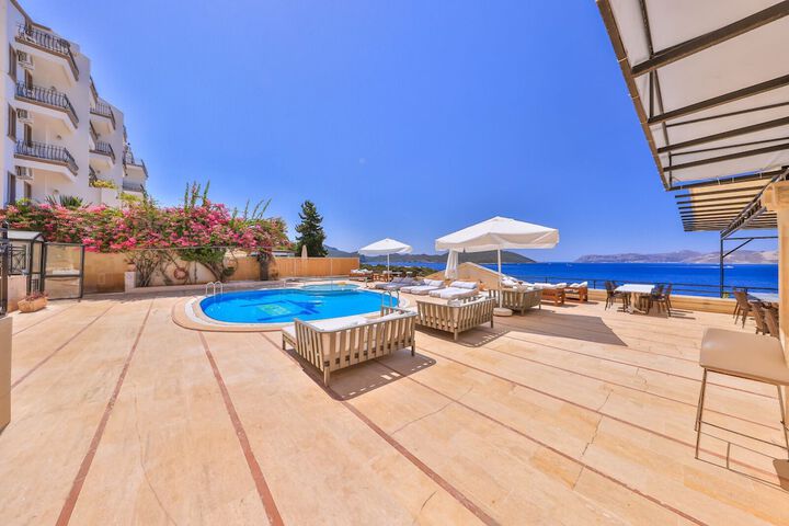 Pool Hotel