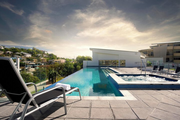 Pool Hotel
