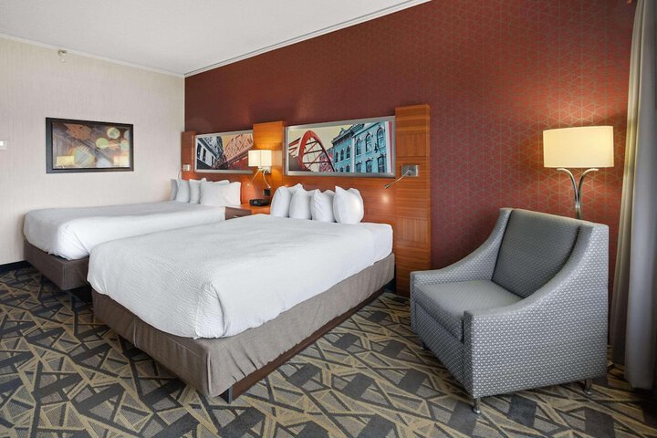 2 Queen Beds Accessible (1 of 4)