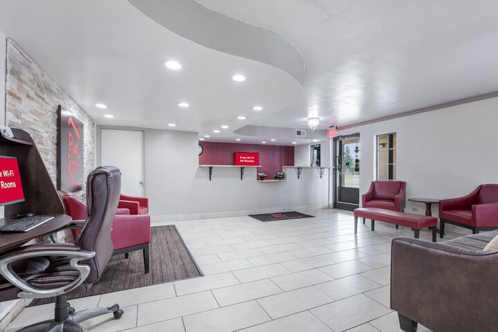 Entrance & Lobby