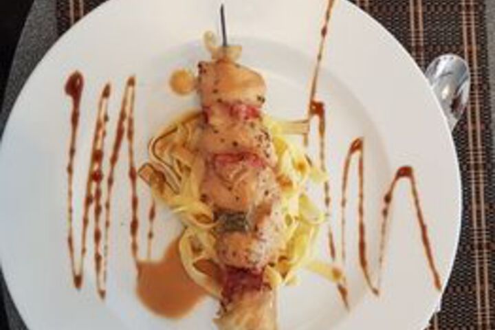 Dining 16 of 28
