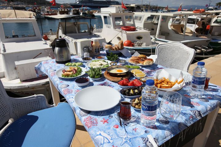 Breakfast/Coffee Service 115 of 258