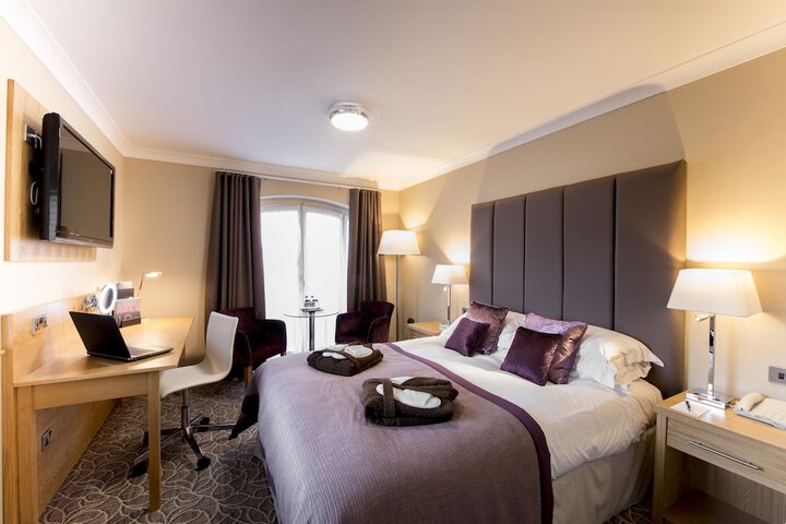 Room 2 of 137