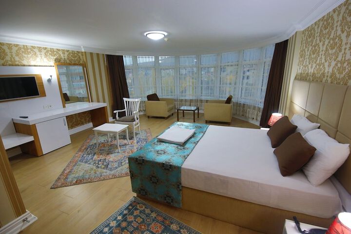 Room 11 of 41