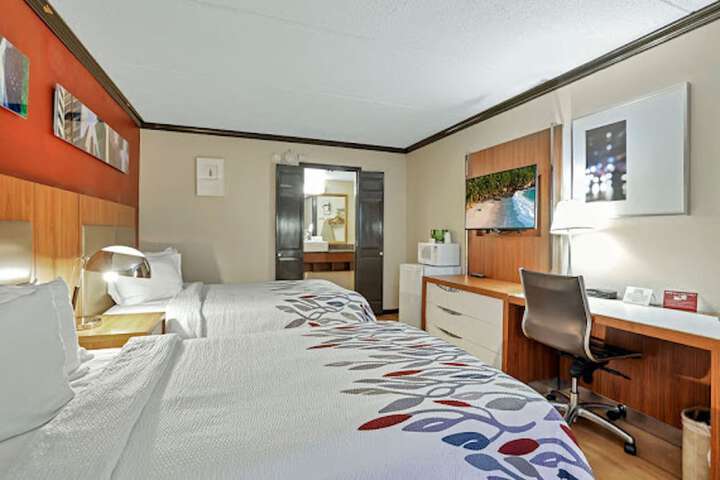 Deluxe 2 Double Beds (1 of 6)