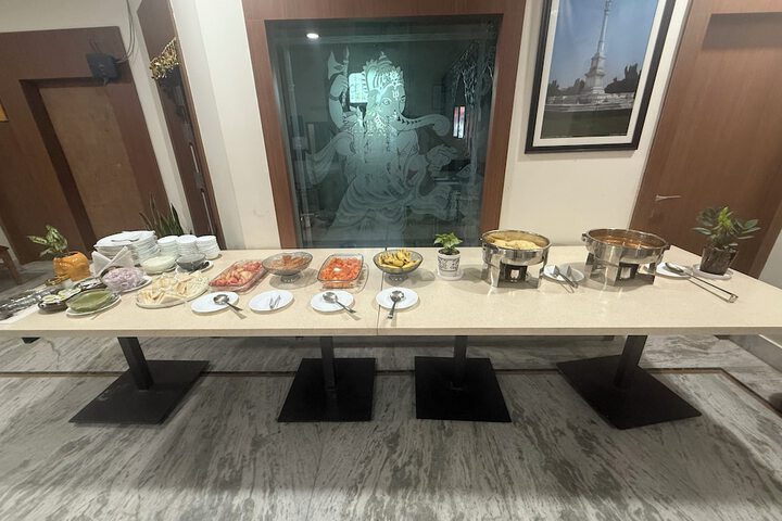 Dining 12 of 34