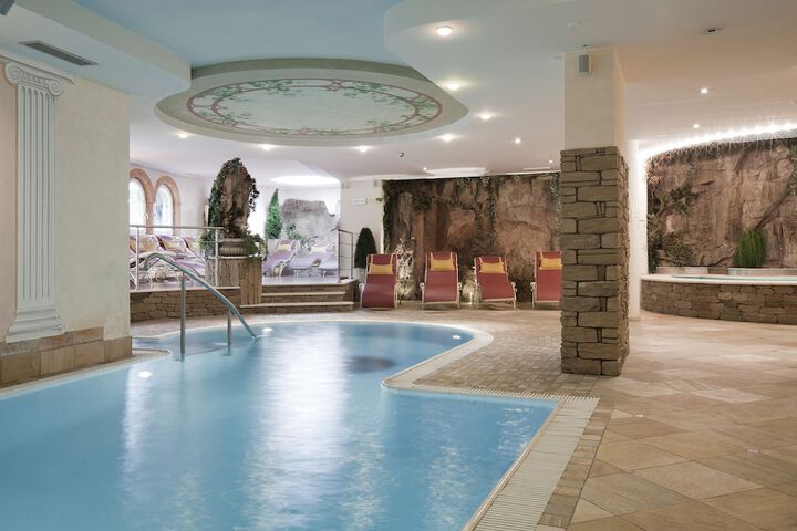 Pool 52 of 148