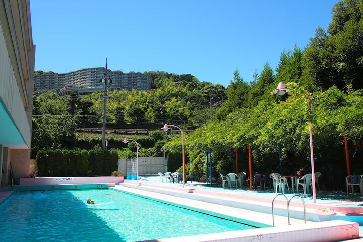 Hotel with Pool