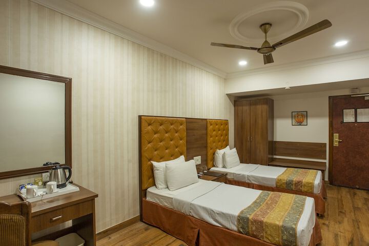 Room 18 of 37