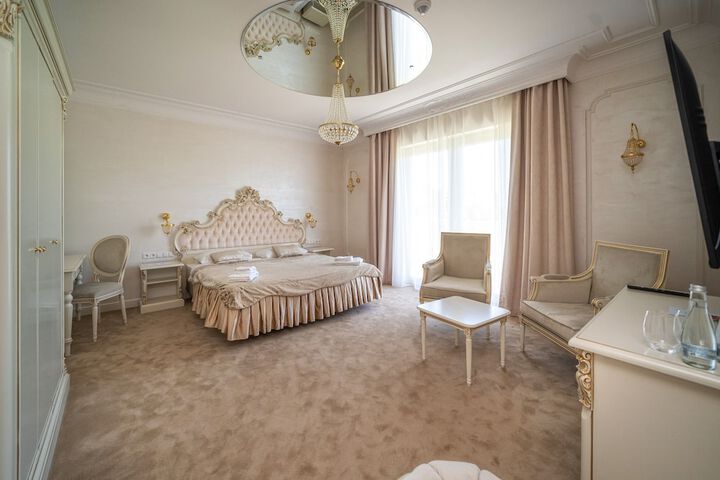 Room 3 of 48
