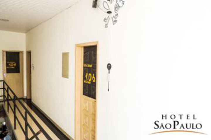 Ballroom/Hall 15 of 39
