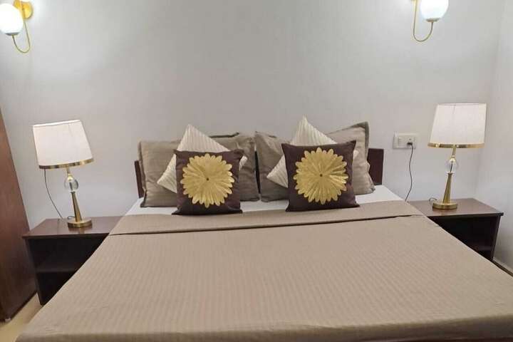 Room 2 of 17