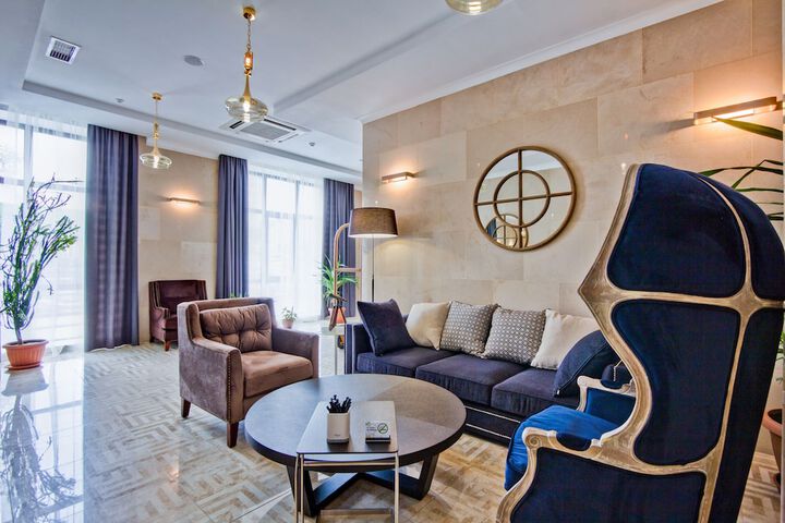 Lounge 45 of 47