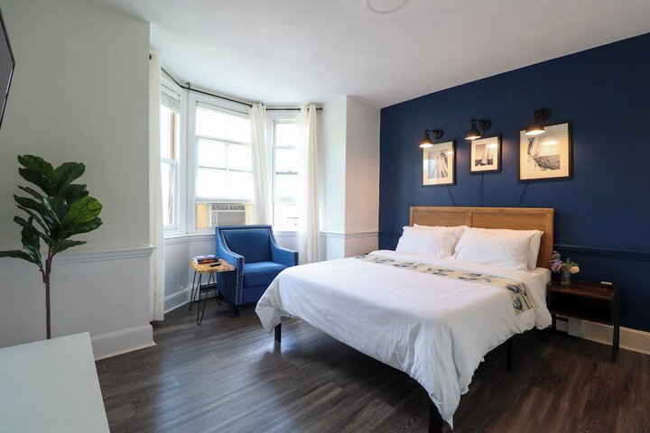 Room 42 of 93