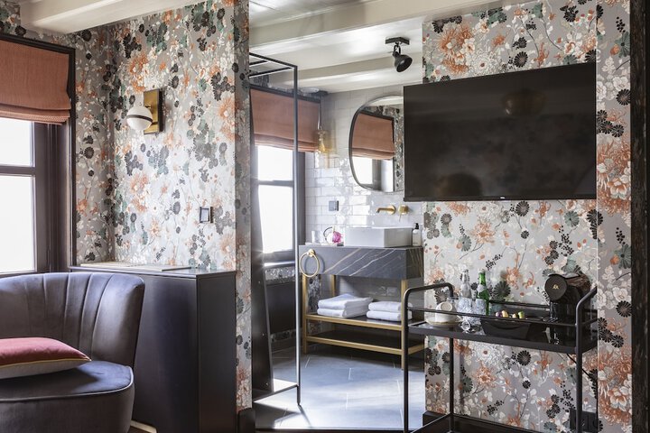 Room 2 of 69