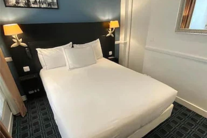 Room 18 of 47