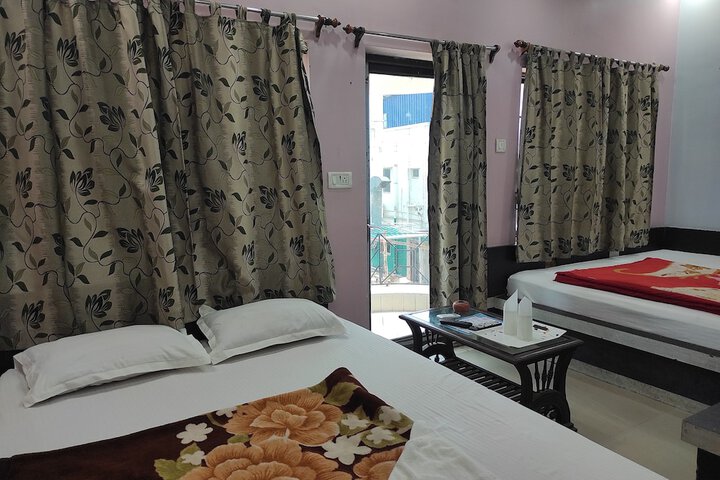 Room 2 of 25