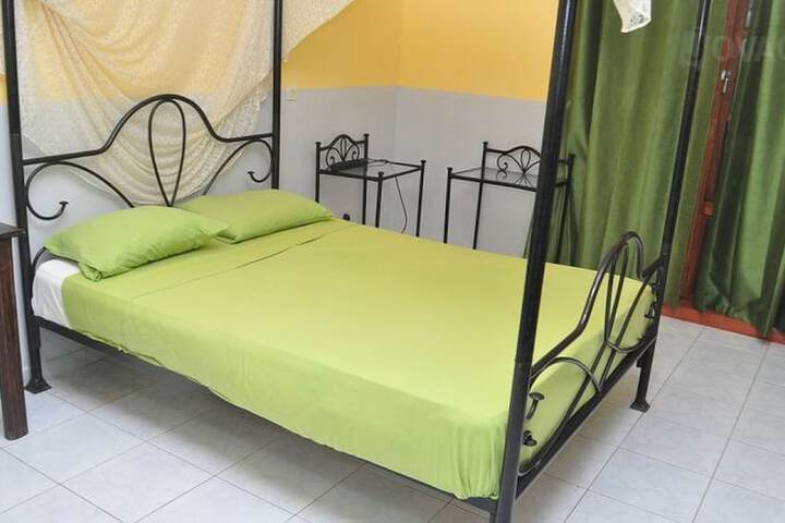 Room 6 of 24