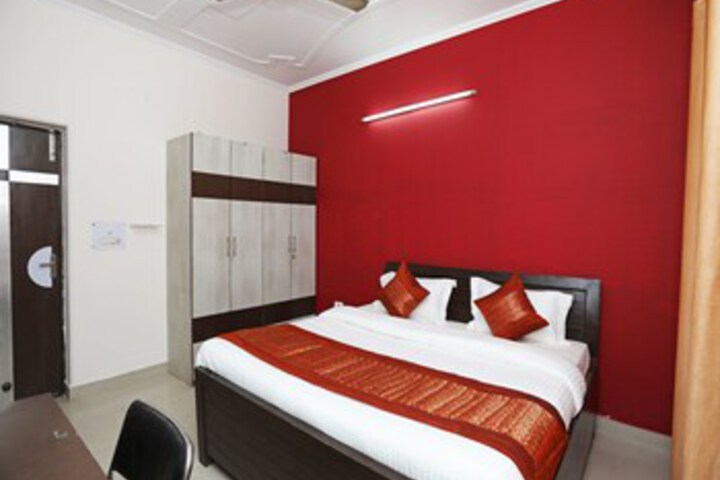 Room 15 of 21