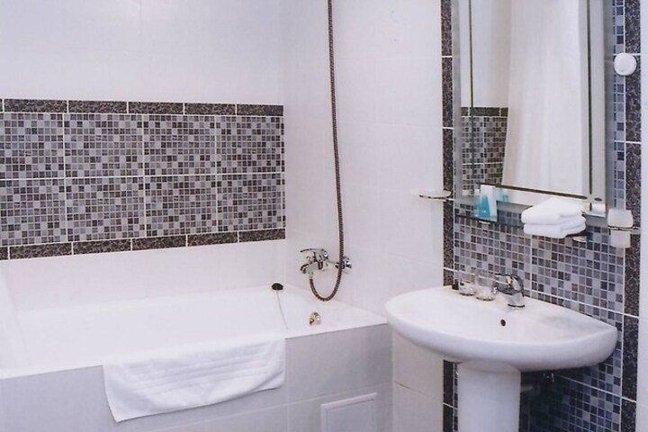Room 8 of 36
