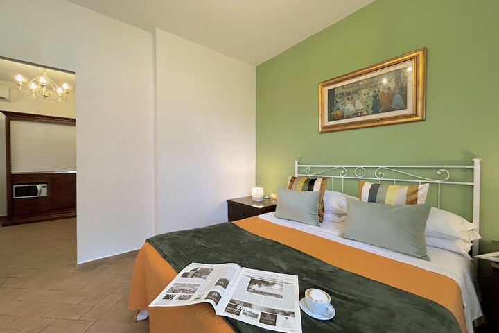 Room 4 of 49