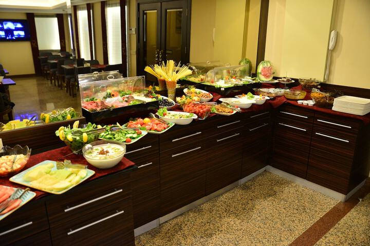 Dining 74 of 94