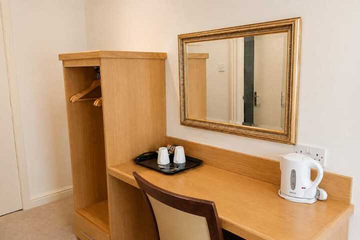 Room 8 of 20