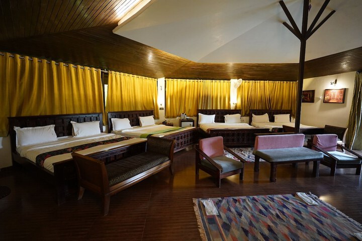 Room 14 of 152