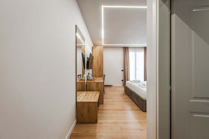 Room 3 of 42
