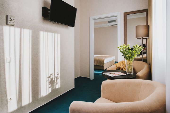 Room 38 of 70