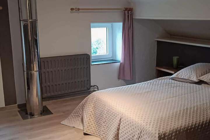 Room 2 of 41