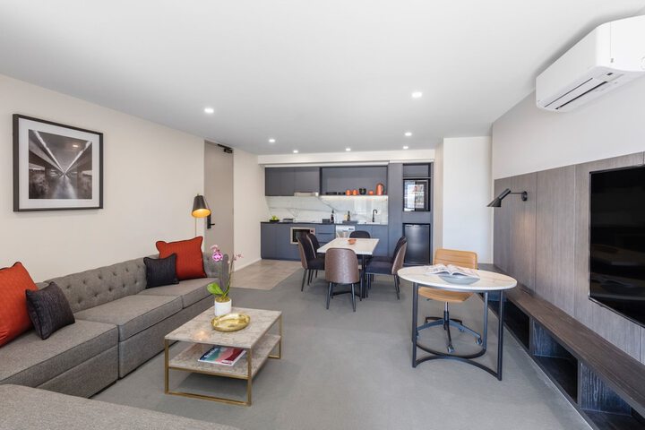 Room 16 of 27