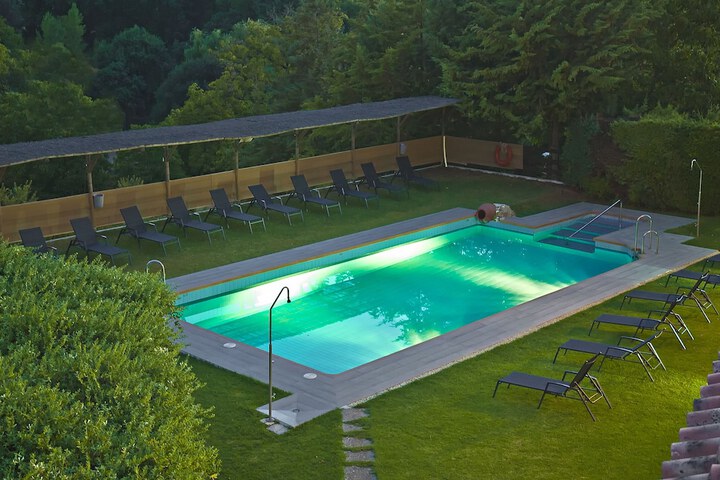 Hotel with Pool