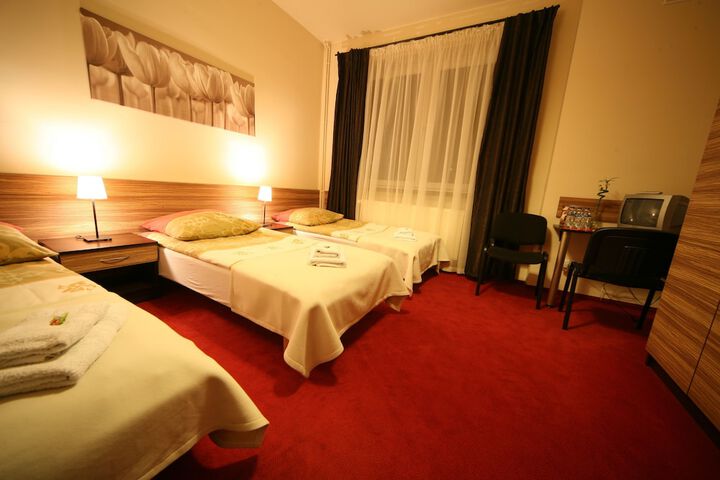 Room 13 of 38
