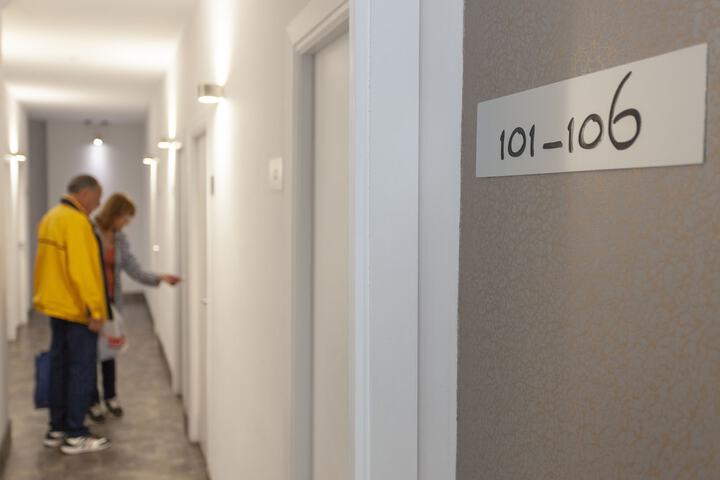 Ballroom/Hall 73 of 81