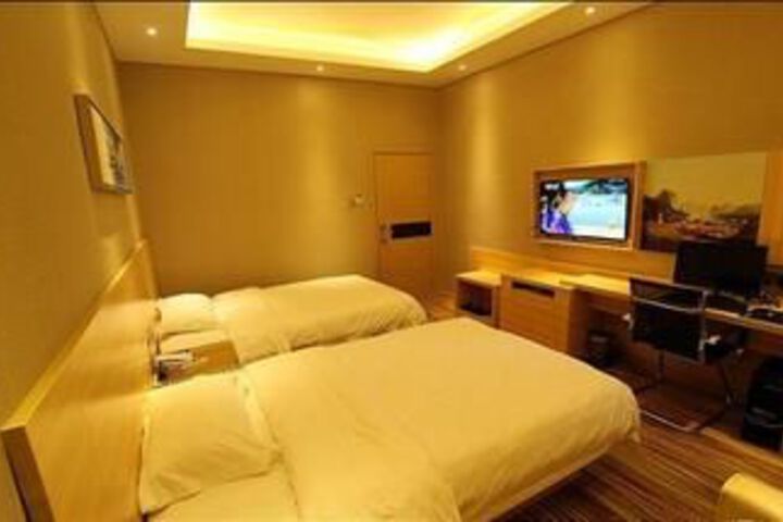 Room 19 of 83