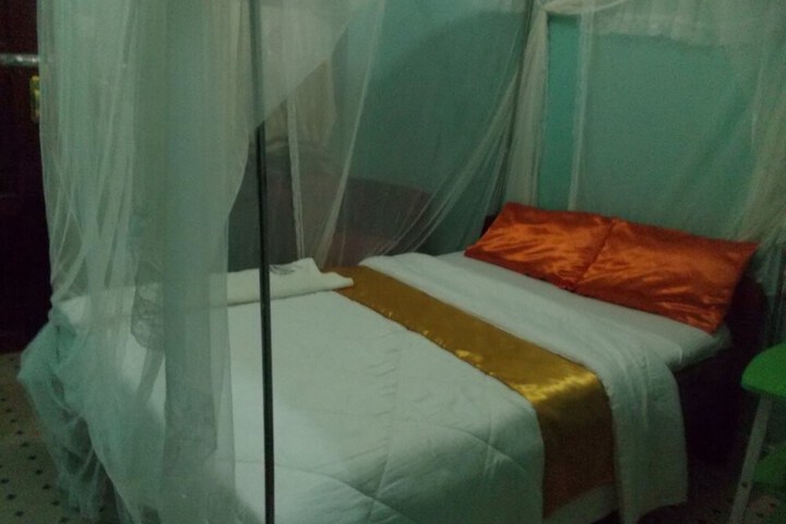 Hotel Rowcena