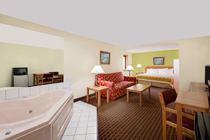 Standard | King Bed (7 of 29)
